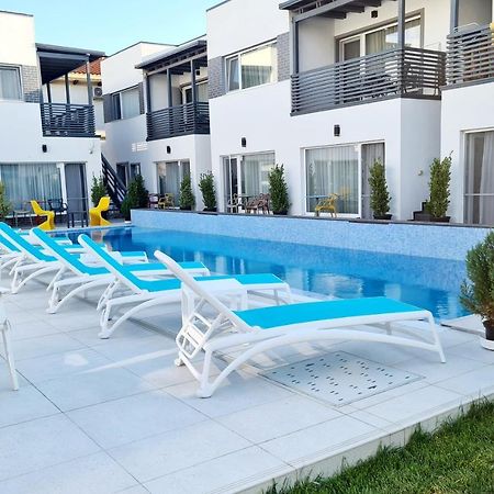 Bunga Bunga Resort Mamaia Nord 那沃达利 外观 照片