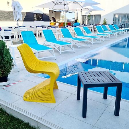 Bunga Bunga Resort Mamaia Nord 那沃达利 外观 照片