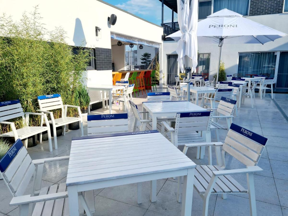 Bunga Bunga Resort Mamaia Nord 那沃达利 外观 照片