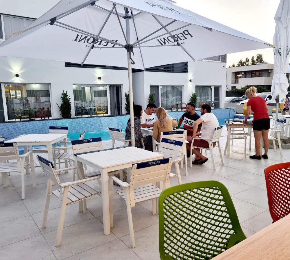 Bunga Bunga Resort Mamaia Nord 那沃达利 外观 照片