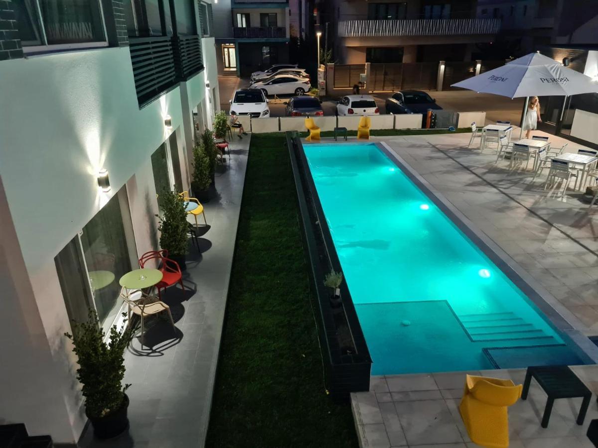 Bunga Bunga Resort Mamaia Nord 那沃达利 外观 照片