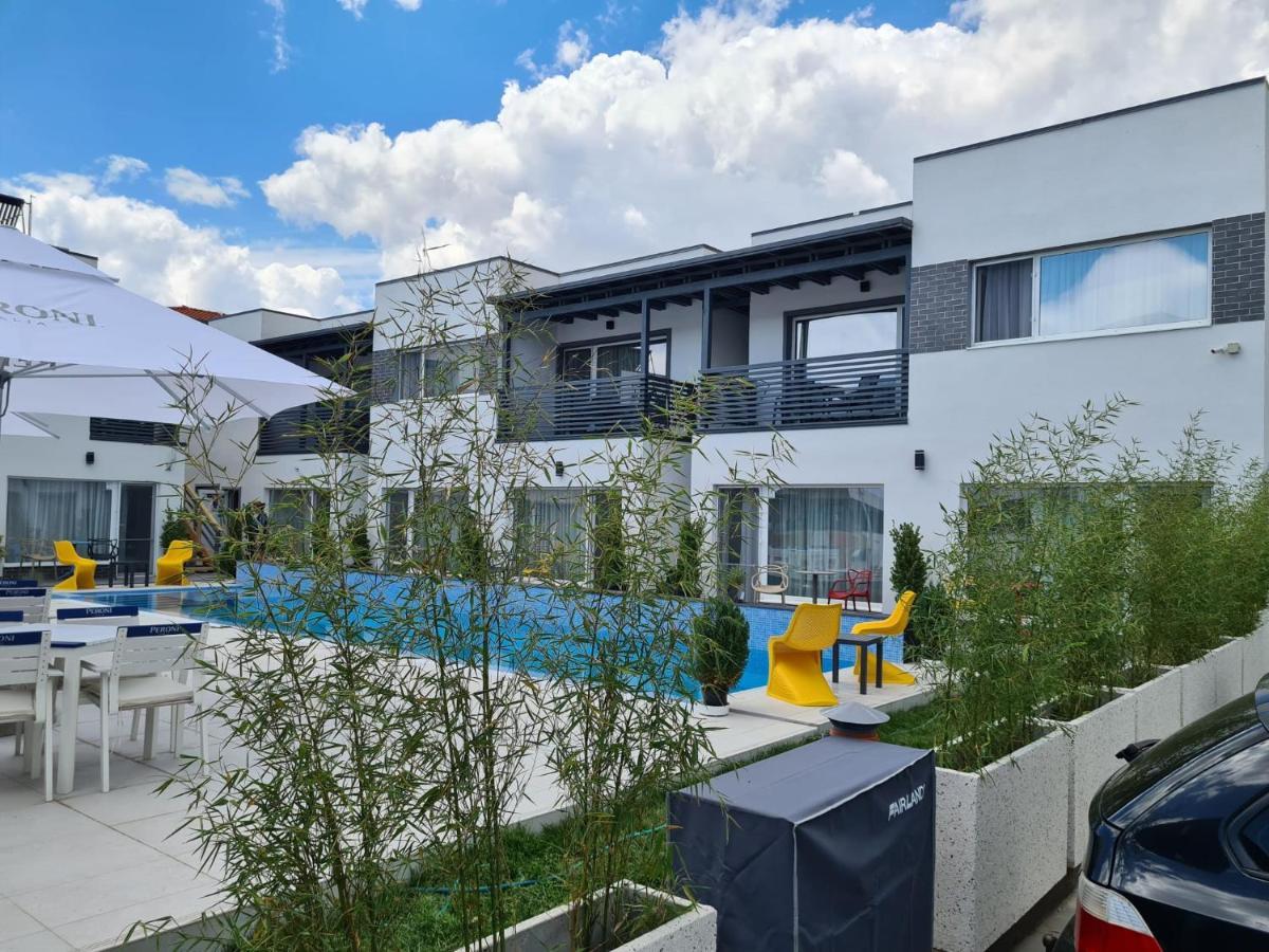 Bunga Bunga Resort Mamaia Nord 那沃达利 外观 照片