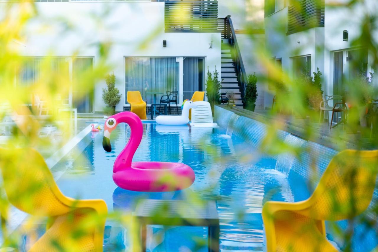 Bunga Bunga Resort Mamaia Nord 那沃达利 外观 照片