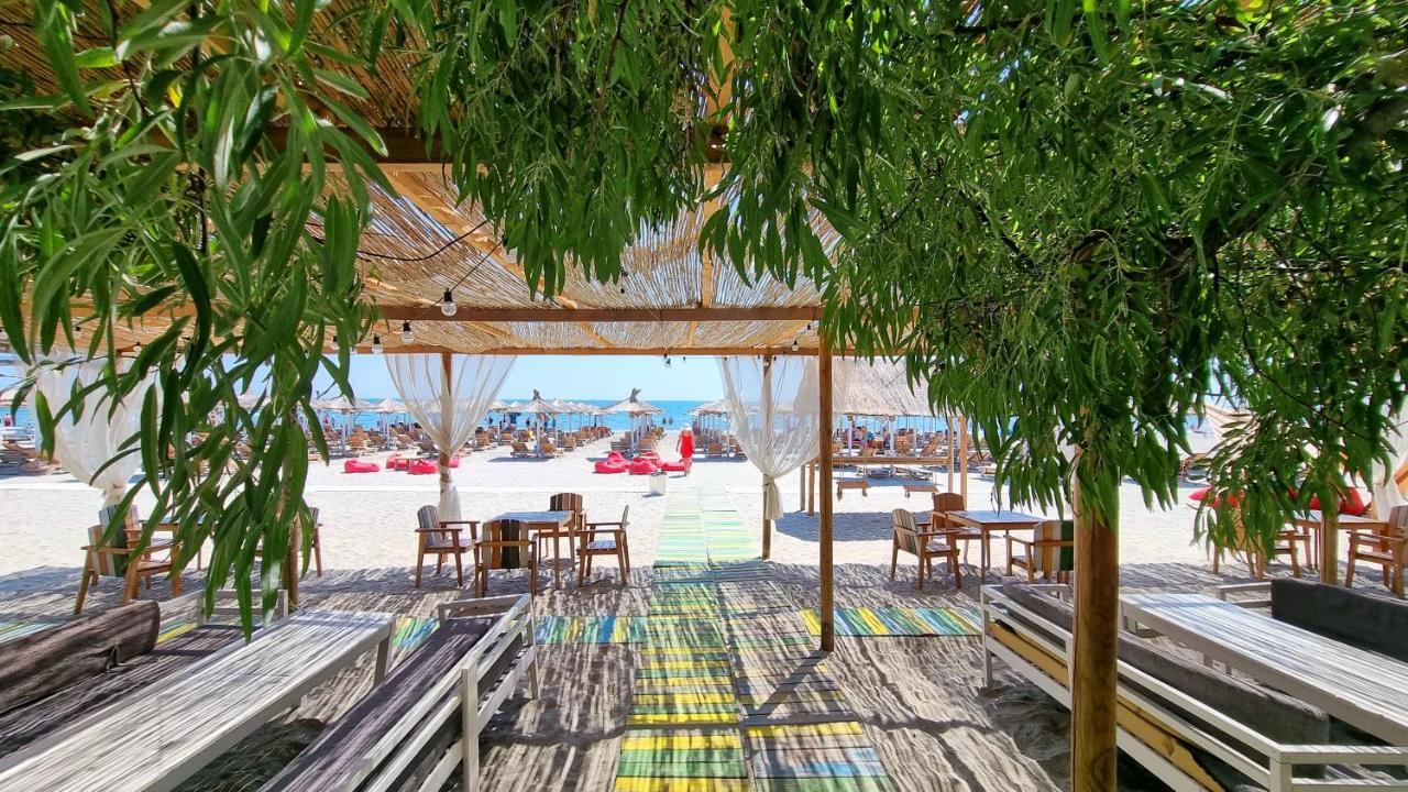 Bunga Bunga Resort Mamaia Nord 那沃达利 外观 照片
