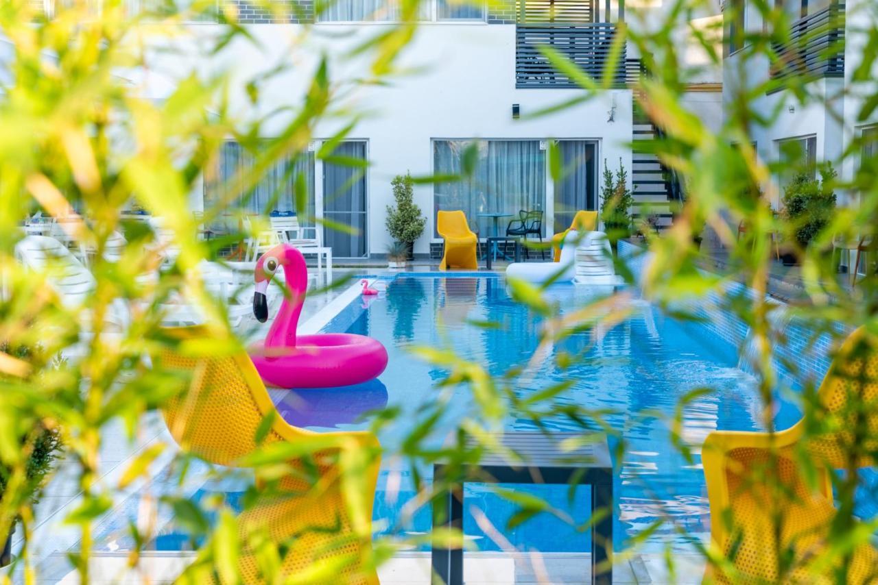 Bunga Bunga Resort Mamaia Nord 那沃达利 外观 照片