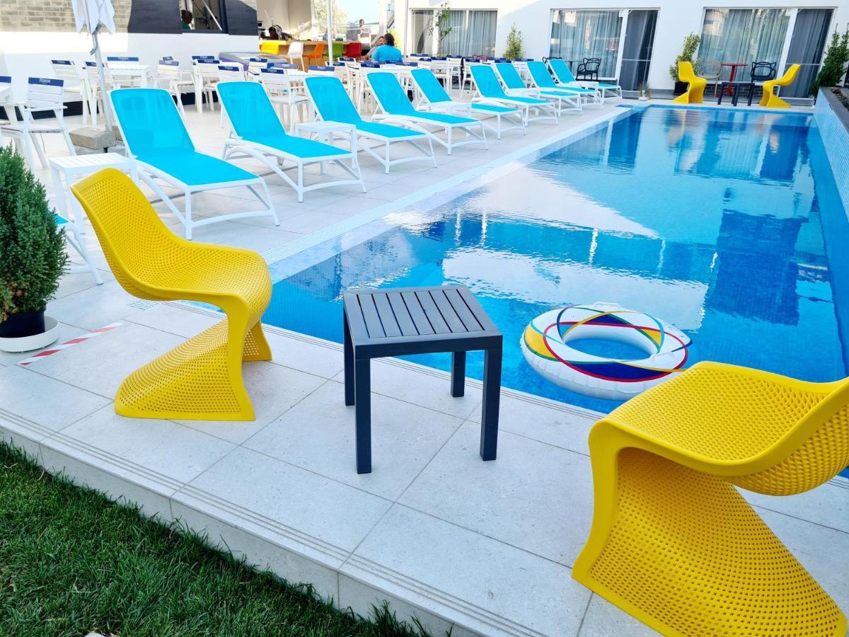 Bunga Bunga Resort Mamaia Nord 那沃达利 外观 照片