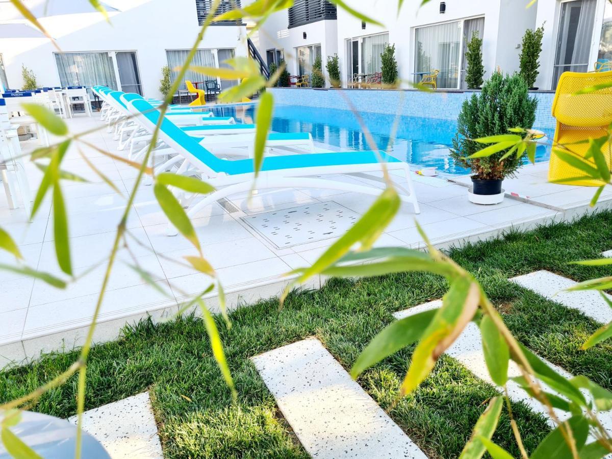 Bunga Bunga Resort Mamaia Nord 那沃达利 外观 照片