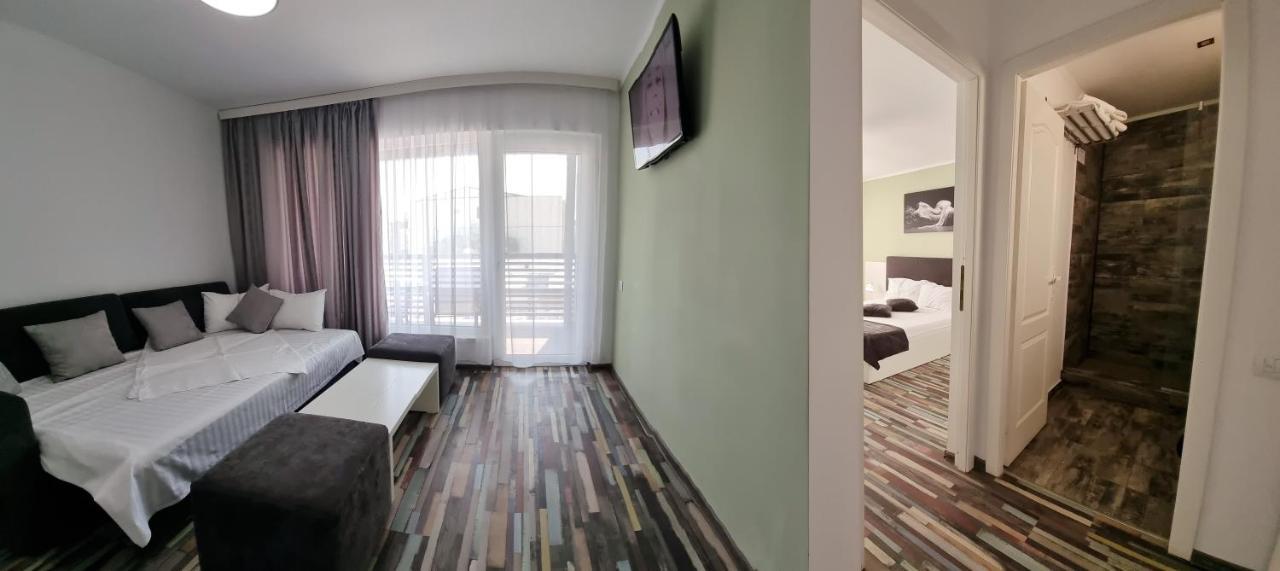 Bunga Bunga Resort Mamaia Nord 那沃达利 外观 照片