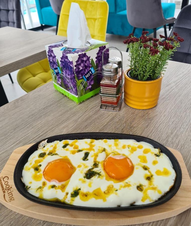 Bunga Bunga Resort Mamaia Nord 那沃达利 外观 照片