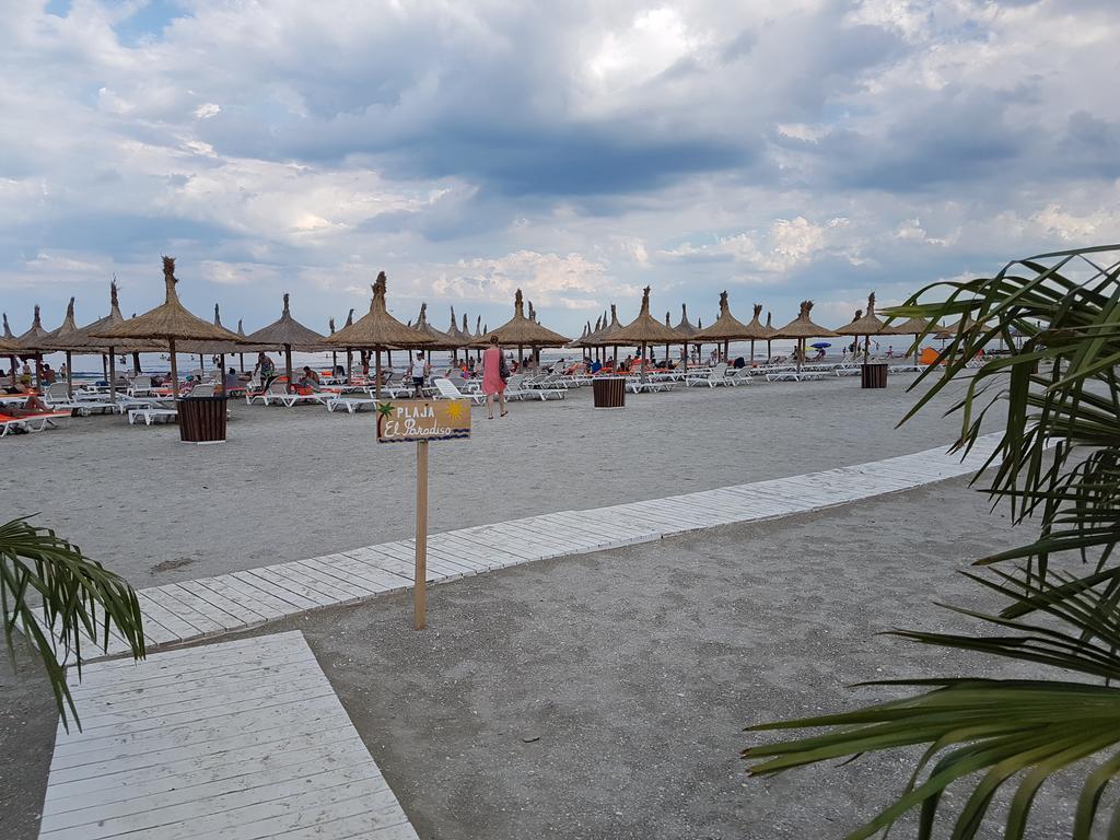 Bunga Bunga Resort Mamaia Nord 那沃达利 外观 照片